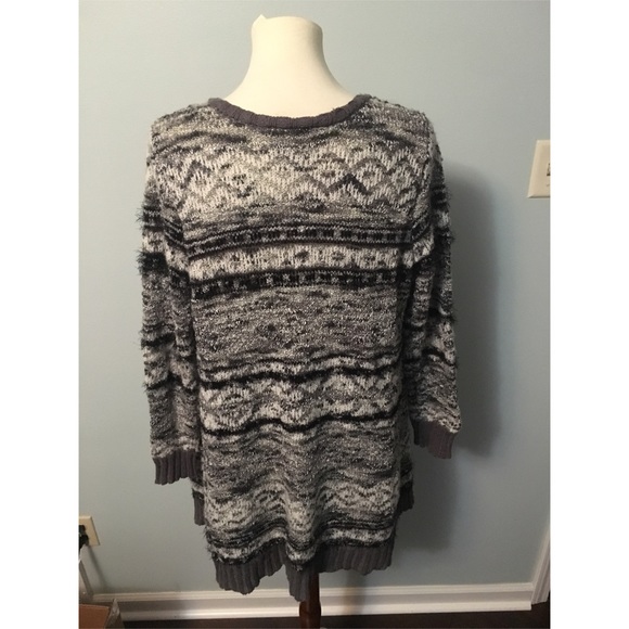 Women’s Grey and White Sweater - Picture 3 of 3